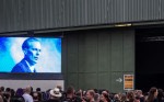 Videoleinwand am Hangar
